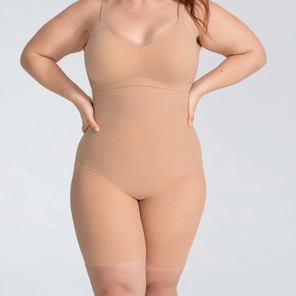 HONEYLOVE Sculptwear SuperPower Short. Size Small. Beige [Sand] Shapewear